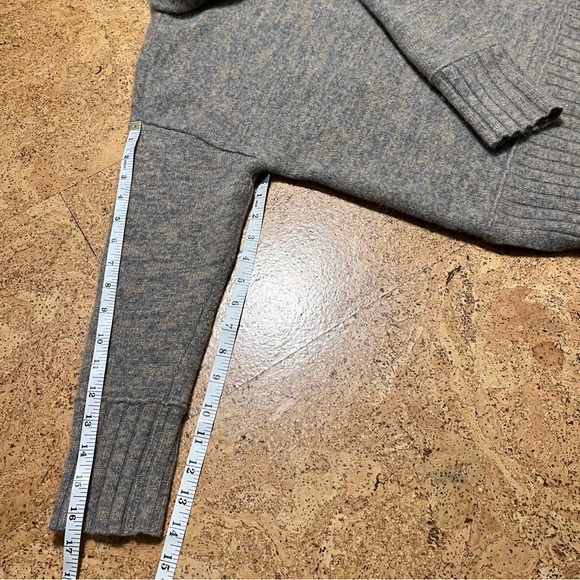 Charter Club Luxery 100% Cashmere Turtleneck Crop Sweater In Gray & Tan Sz M/L - Picture 12 of 13